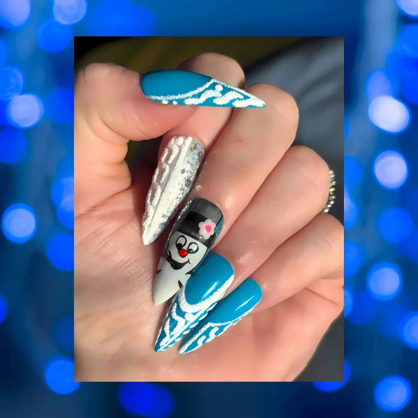 "Frosty Drippin" Press-On Nails Set - NailDaVinci