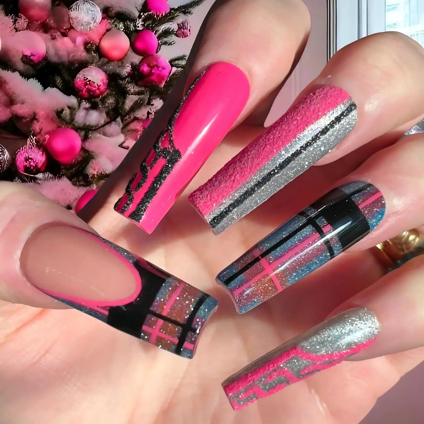 Pink Blizzard Press-On Nail Set NailDaVinci